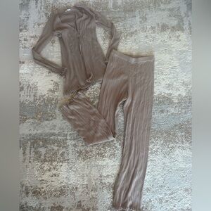 Beige Ribbed Lounge Set